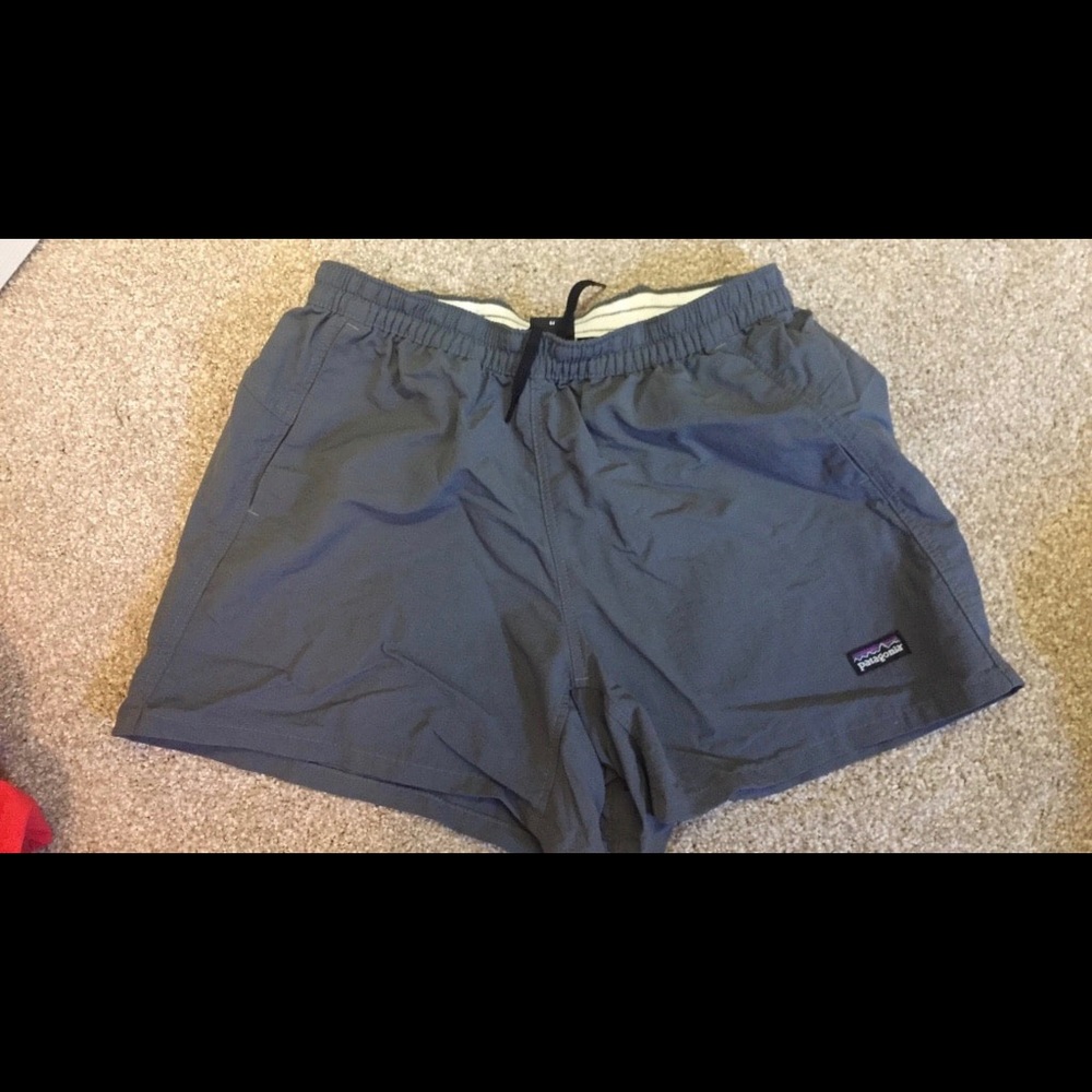 Women’s Patagonia baggies size XS/S